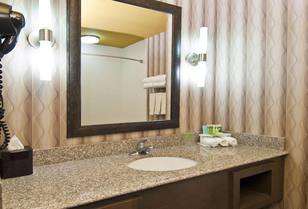 Holiday Inn Express Hotel & Suites Olive Branch By Ihg Экстерьер фото
